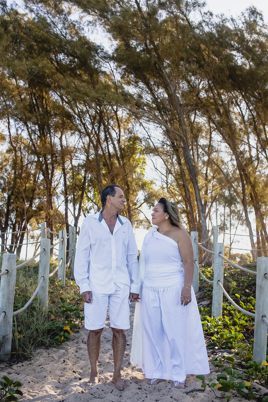 abraço na alma, alan smyth, alan smyth fotografo em sao mateus es, ensaio afetivo, ensaio casal na praia, fotografia afetiva, fotografia de casal, fotografia intimista, fotografo afetivo, fotografo em guriri, casal, ensaio intimista, casal maduro