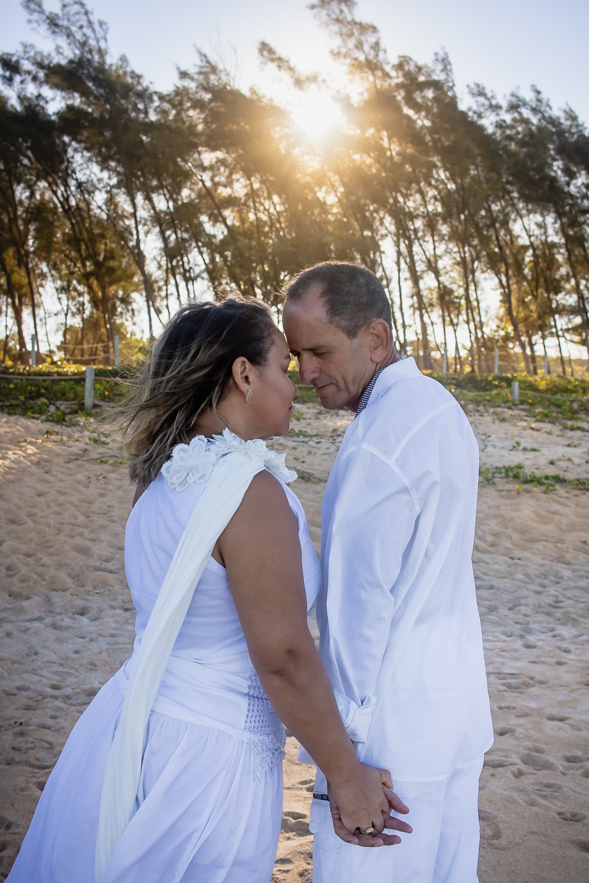 abraço na alma, alan smyth, alan smyth fotografo em sao mateus es, ensaio afetivo, ensaio casal na praia, fotografia afetiva, fotografia de casal, fotografia intimista, fotografo afetivo, fotografo em guriri, casal, ensaio intimista, casal maduro