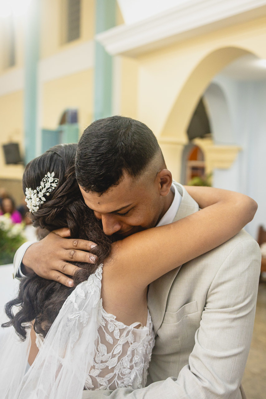 abraço na alma, alan smyth, alan smyth fotografo em sao mateus es, casamento intimista, fotografia afetiva, fotografia de casamento mantena mg, fotos de casamento na paroquia nossa senhora das graças, fotografo em mantena mg, wedding, casamento na igreja