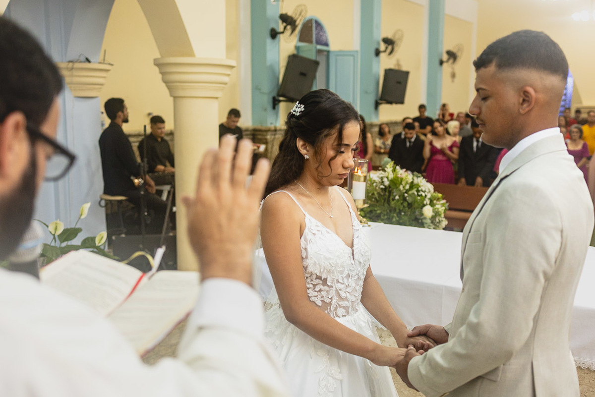 abraço na alma, alan smyth, alan smyth fotografo em sao mateus es, casamento intimista, fotografia afetiva, fotografia de casamento mantena mg, fotos de casamento na paroquia nossa senhora das graças, fotografo em mantena mg, wedding, casamento na igreja