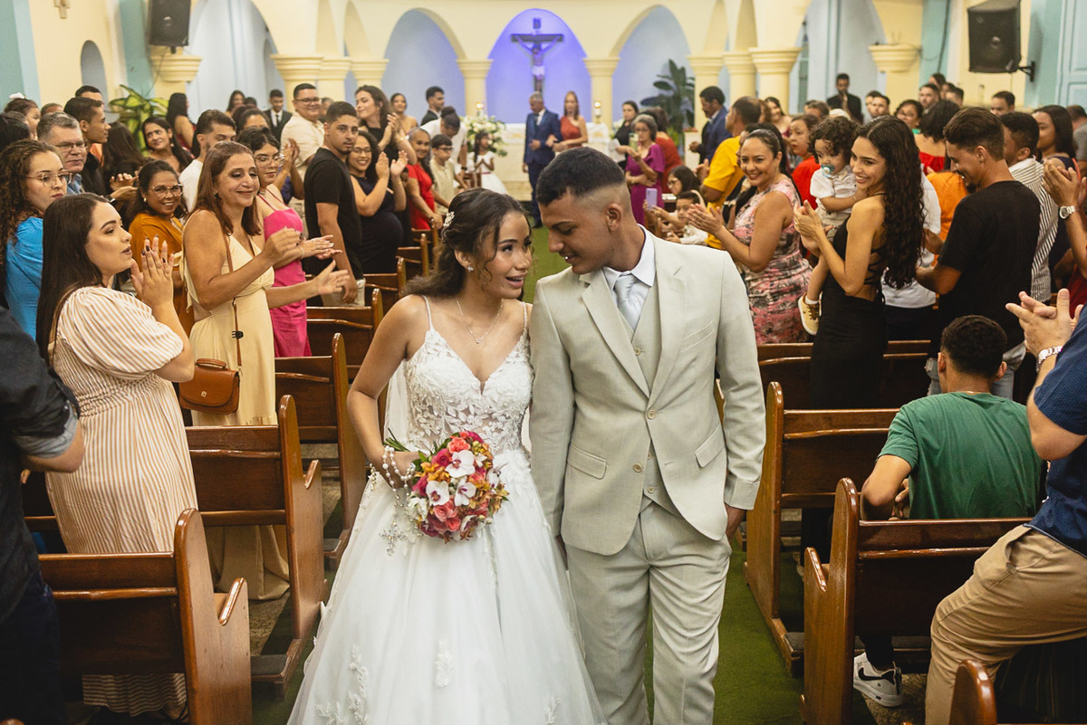 abraço na alma, alan smyth, alan smyth fotografo em sao mateus es, casamento intimista, fotografia afetiva, fotografia de casamento mantena mg, fotos de casamento na paroquia nossa senhora das graças, fotografo em mantena mg, wedding, casamento na igreja