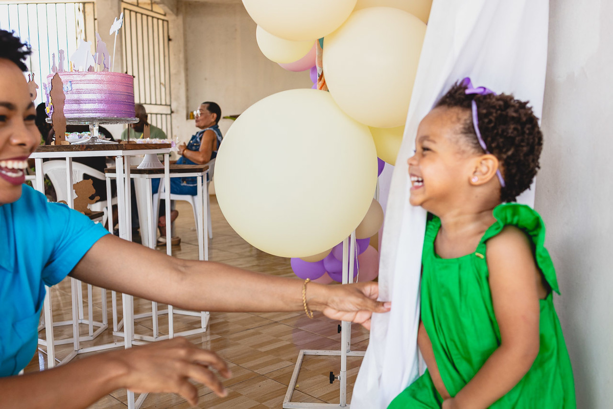 fotografia de festa infantil sao mateus, ensaio de familia es, festa em casa,  decoracao de festa infantil, decoracao de festas, alan smyth, fotografia afetiva es, fotos festa, hora do parabens, fotografia de festa infantil guriri, fotografo infantil