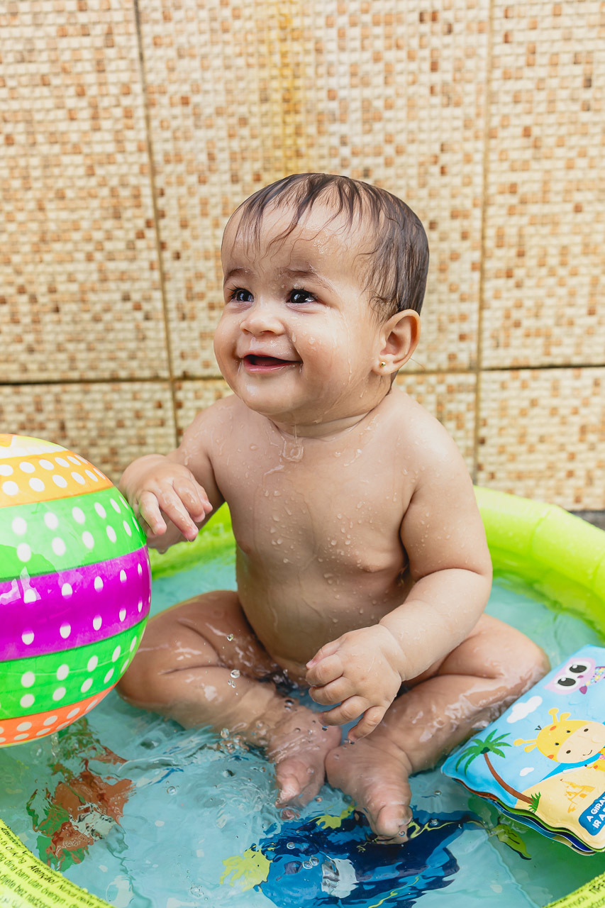 acompanhamento de bebê, abraço na alma, alan smyth fotografo são mateus es, ensaio de bebê, ensaio em casa, ensaio intimista, fotografia afetiva, fotografia de familia,  fotografia de familia sao mateus es, pais de menina, jornada de bebê, ensaio infantil