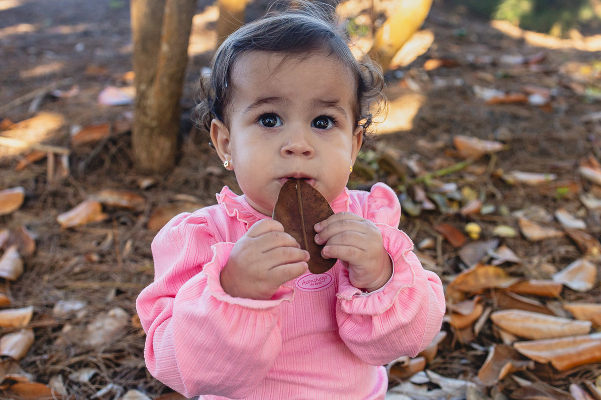 acompanhamento de bebê, abraço na alma, alan smyth fotografo são mateus es, ensaio de bebê, ensaio em casa, ensaio intimista, fotografia afetiva, fotografia de familia,  fotografia de familia sao mateus es, pais de menina, jornada de bebê, ensaio infantil