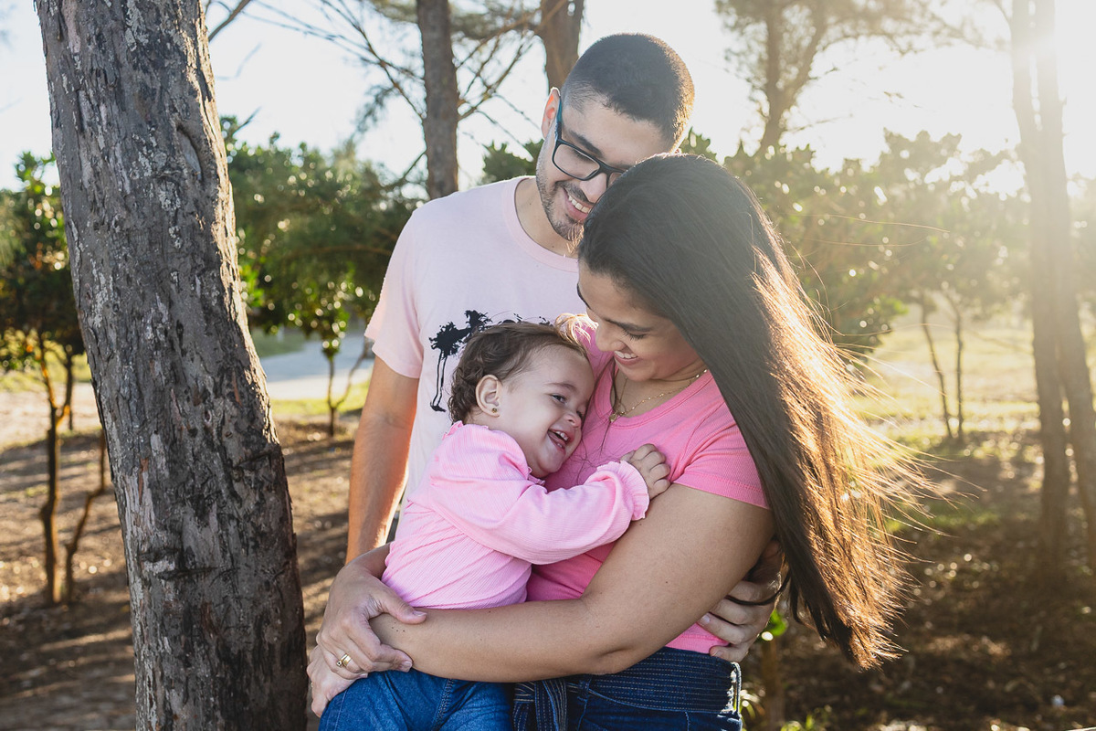 acompanhamento de bebê, abraço na alma, alan smyth fotografo são mateus es, ensaio de bebê, ensaio em casa, ensaio intimista, fotografia afetiva, fotografia de familia,  fotografia de familia sao mateus es, pais de menina, jornada de bebê, ensaio infantil