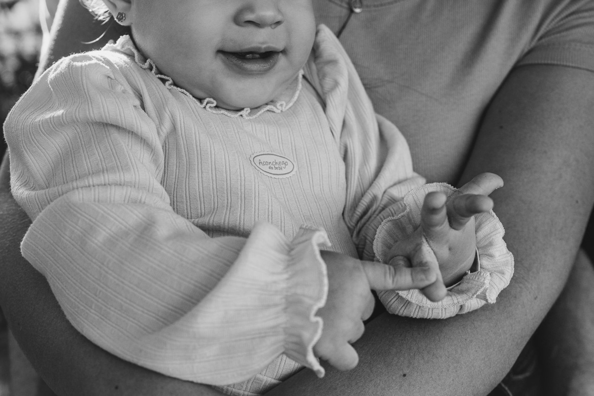 acompanhamento de bebê, abraço na alma, alan smyth fotografo são mateus es, ensaio de bebê, ensaio em casa, ensaio intimista, fotografia afetiva, fotografia de familia,  fotografia de familia sao mateus es, pais de menina, jornada de bebê, ensaio infantil