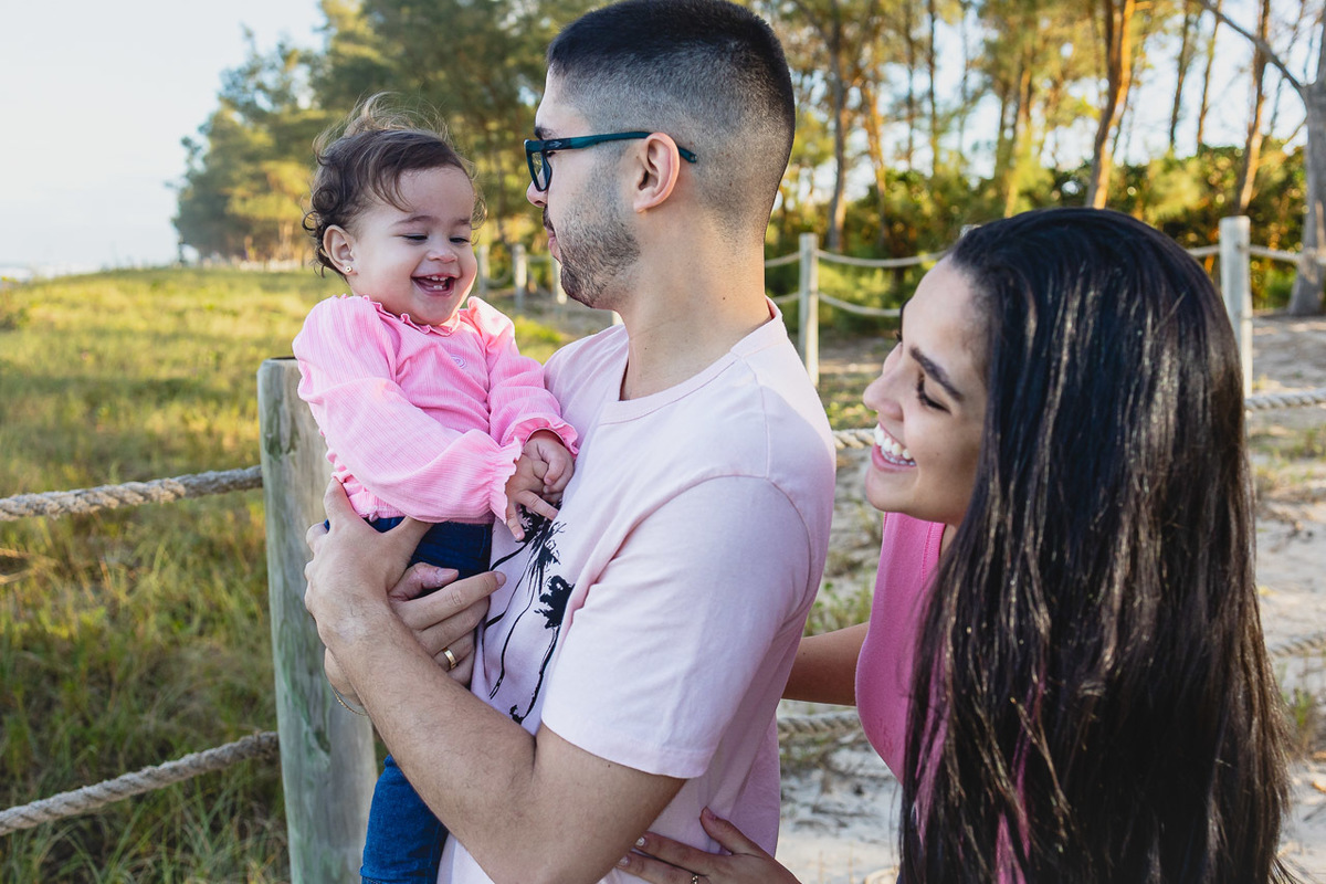 acompanhamento de bebê, abraço na alma, alan smyth fotografo são mateus es, ensaio de bebê, ensaio em casa, ensaio intimista, fotografia afetiva, fotografia de familia,  fotografia de familia sao mateus es, pais de menina, jornada de bebê, ensaio infantil