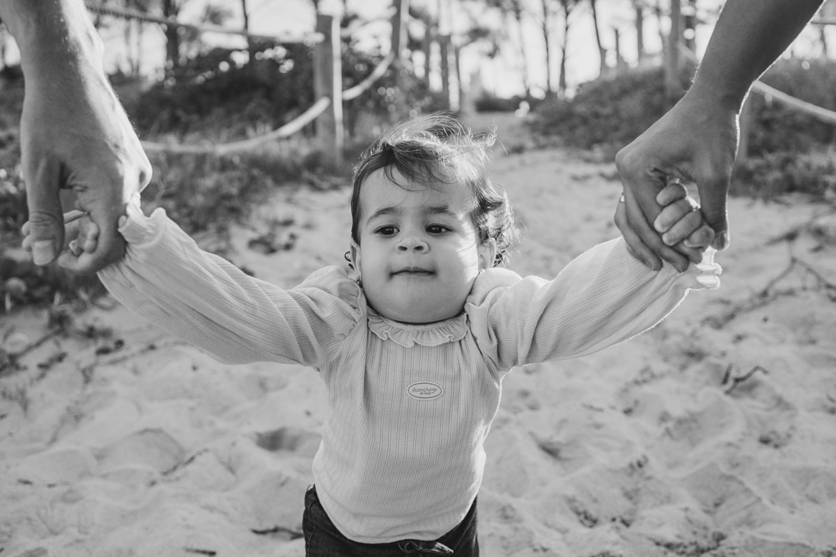 acompanhamento de bebê, abraço na alma, alan smyth fotografo são mateus es, ensaio de bebê, ensaio em casa, ensaio intimista, fotografia afetiva, fotografia de familia,  fotografia de familia sao mateus es, pais de menina, jornada de bebê, ensaio infantil