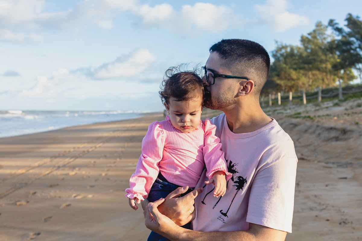acompanhamento de bebê, abraço na alma, alan smyth fotografo são mateus es, ensaio de bebê, ensaio em casa, ensaio intimista, fotografia afetiva, fotografia de familia,  fotografia de familia sao mateus es, pais de menina, jornada de bebê, ensaio infantil