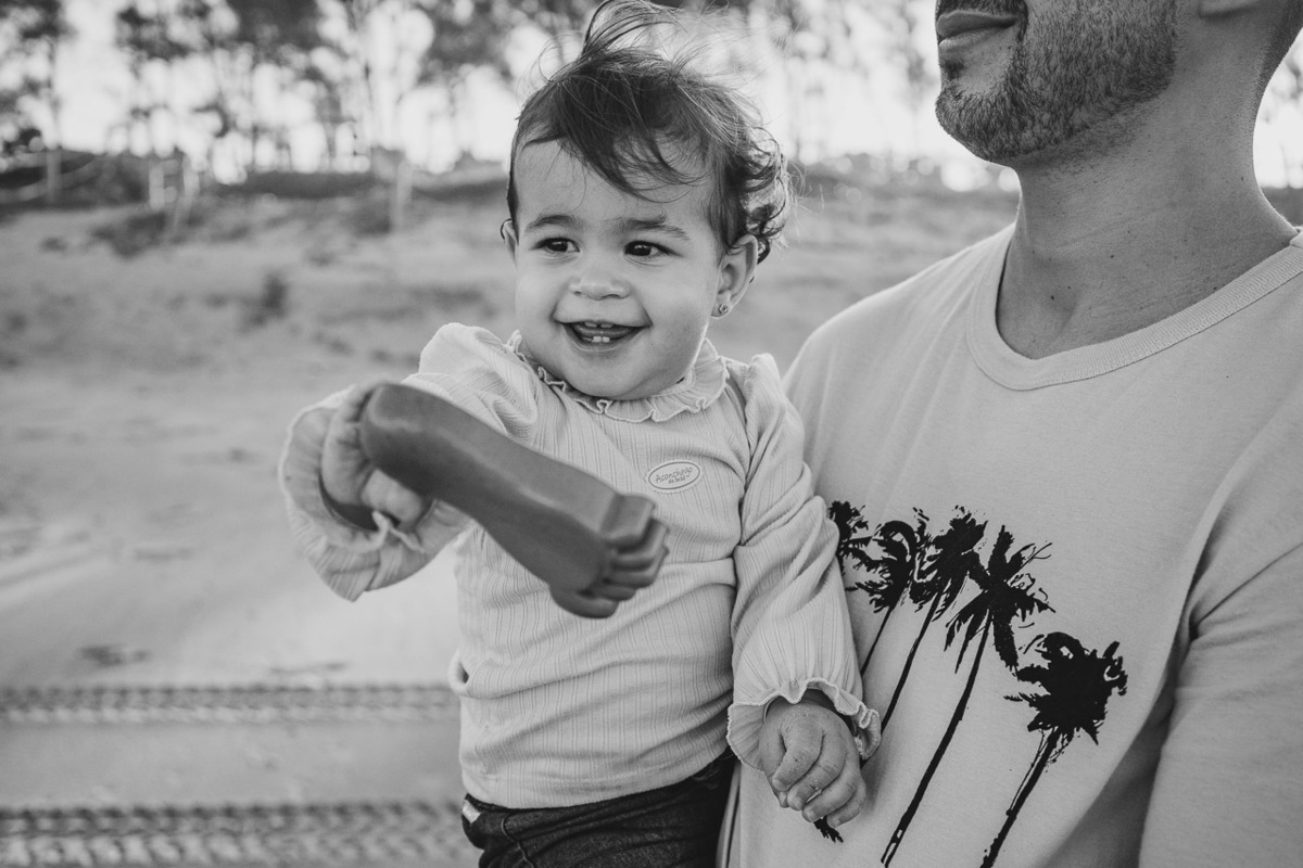 acompanhamento de bebê, abraço na alma, alan smyth fotografo são mateus es, ensaio de bebê, ensaio em casa, ensaio intimista, fotografia afetiva, fotografia de familia,  fotografia de familia sao mateus es, pais de menina, jornada de bebê, ensaio infantil