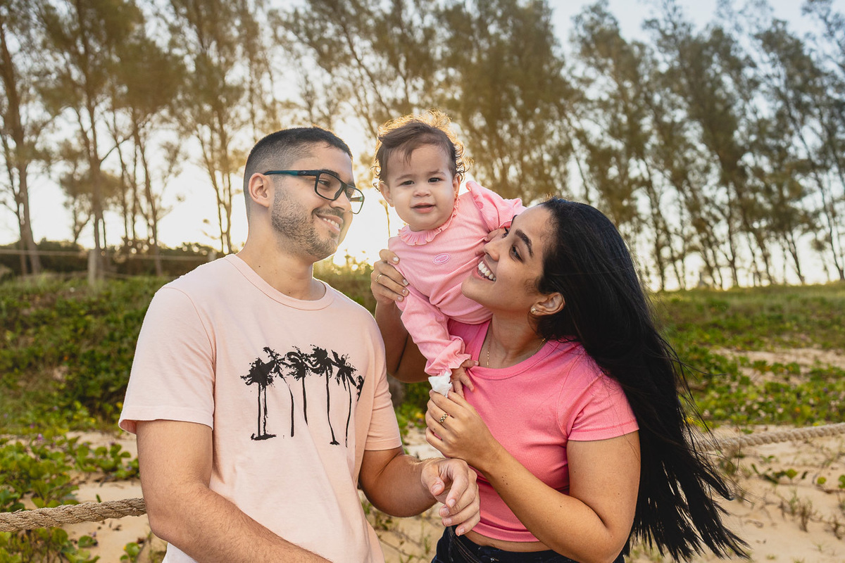 acompanhamento de bebê, abraço na alma, alan smyth fotografo são mateus es, ensaio de bebê, ensaio em casa, ensaio intimista, fotografia afetiva, fotografia de familia,  fotografia de familia sao mateus es, pais de menina, jornada de bebê, ensaio infantil