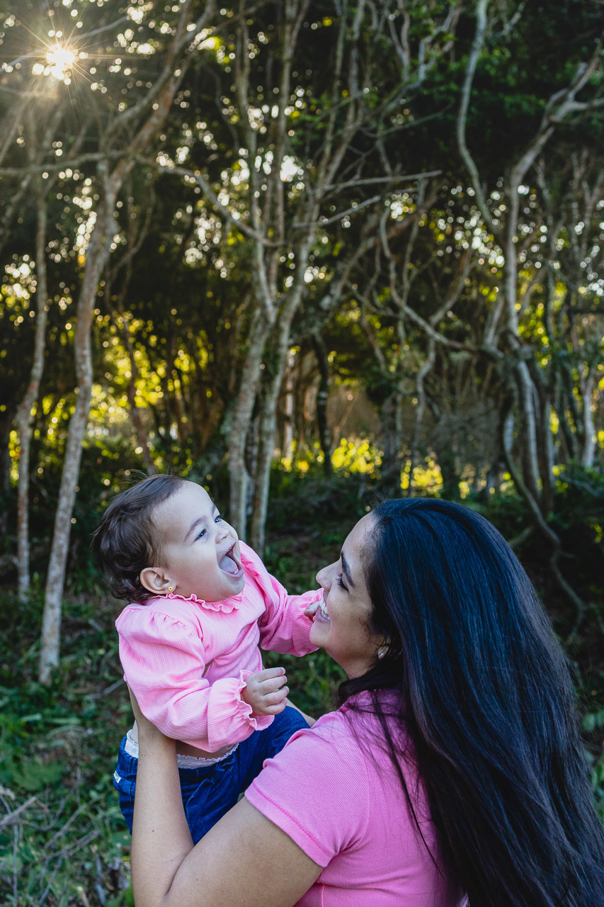 acompanhamento de bebê, abraço na alma, alan smyth fotografo são mateus es, ensaio de bebê, ensaio em casa, ensaio intimista, fotografia afetiva, fotografia de familia,  fotografia de familia sao mateus es, pais de menina, jornada de bebê, ensaio infantil