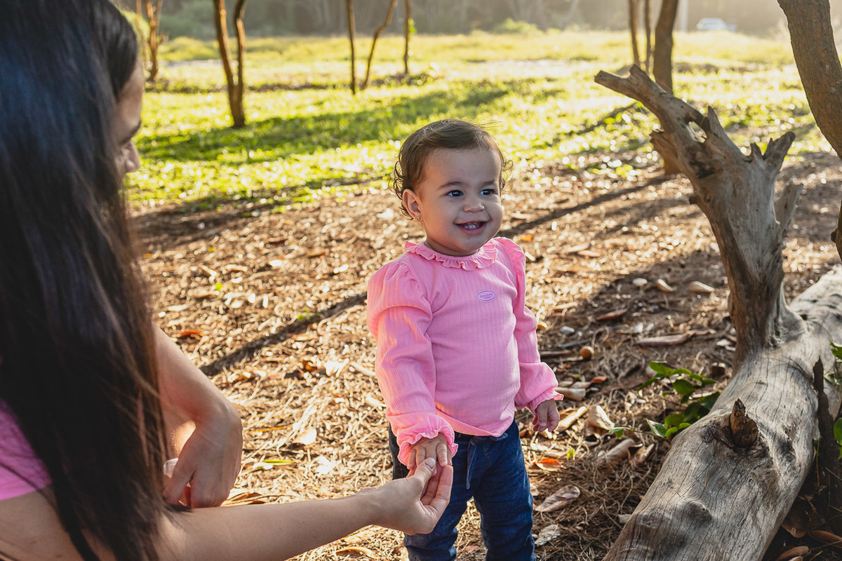 acompanhamento de bebê, abraço na alma, alan smyth fotografo são mateus es, ensaio de bebê, ensaio em casa, ensaio intimista, fotografia afetiva, fotografia de familia,  fotografia de familia sao mateus es, pais de menina, jornada de bebê, ensaio infantil