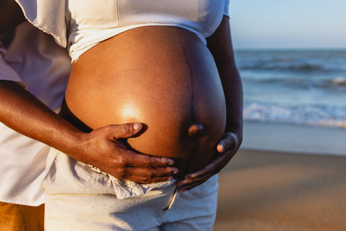 abraço na alma, alan smyth fotografo es, ensaio fotografico gestante, ensaio fotografico gestante sao mateus, ensaio gestante, ensaio intimista, fotografia afetiva, fotografia de familia, onde fotografar em sao mateus es, retrato de gestante, guriri, es