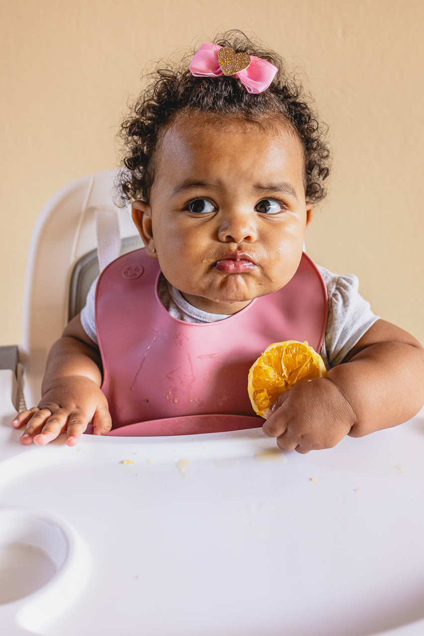 acompanhamento de bebê, abraço na alma, alan smyth fotografo são mateus es, ensaio de bebê, ensaio em casa, ensaio intimista, fotografia afetiva, fotografia de familia,  fotografia de familia sao mateus es, pais de menina, jornada de bebê, ensaio infantil