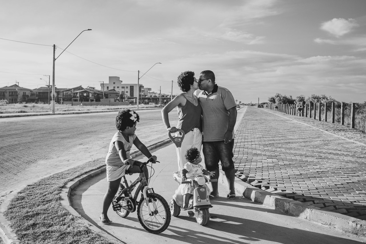 acompanhamento de bebê, abraço na alma, alan smyth fotografo são mateus es, ensaio de bebê, ensaio em casa, ensaio intimista, fotografia afetiva, fotografia de familia,  fotografia de familia sao mateus es, pais de menina, jornada de bebê, ensaio infantil