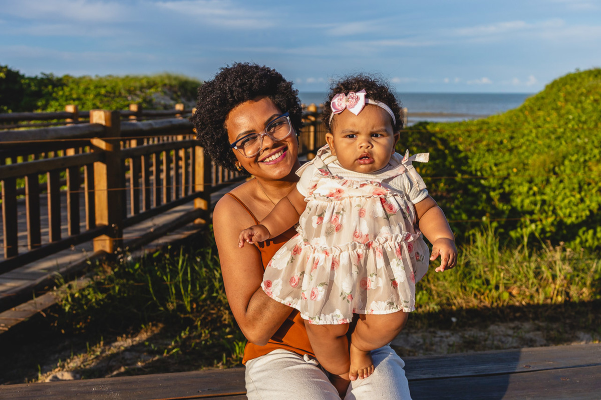 acompanhamento de bebê, abraço na alma, alan smyth fotografo são mateus es, ensaio de bebê, ensaio em casa, ensaio intimista, fotografia afetiva, fotografia de familia,  fotografia de familia sao mateus es, pais de menina, jornada de bebê, ensaio infantil