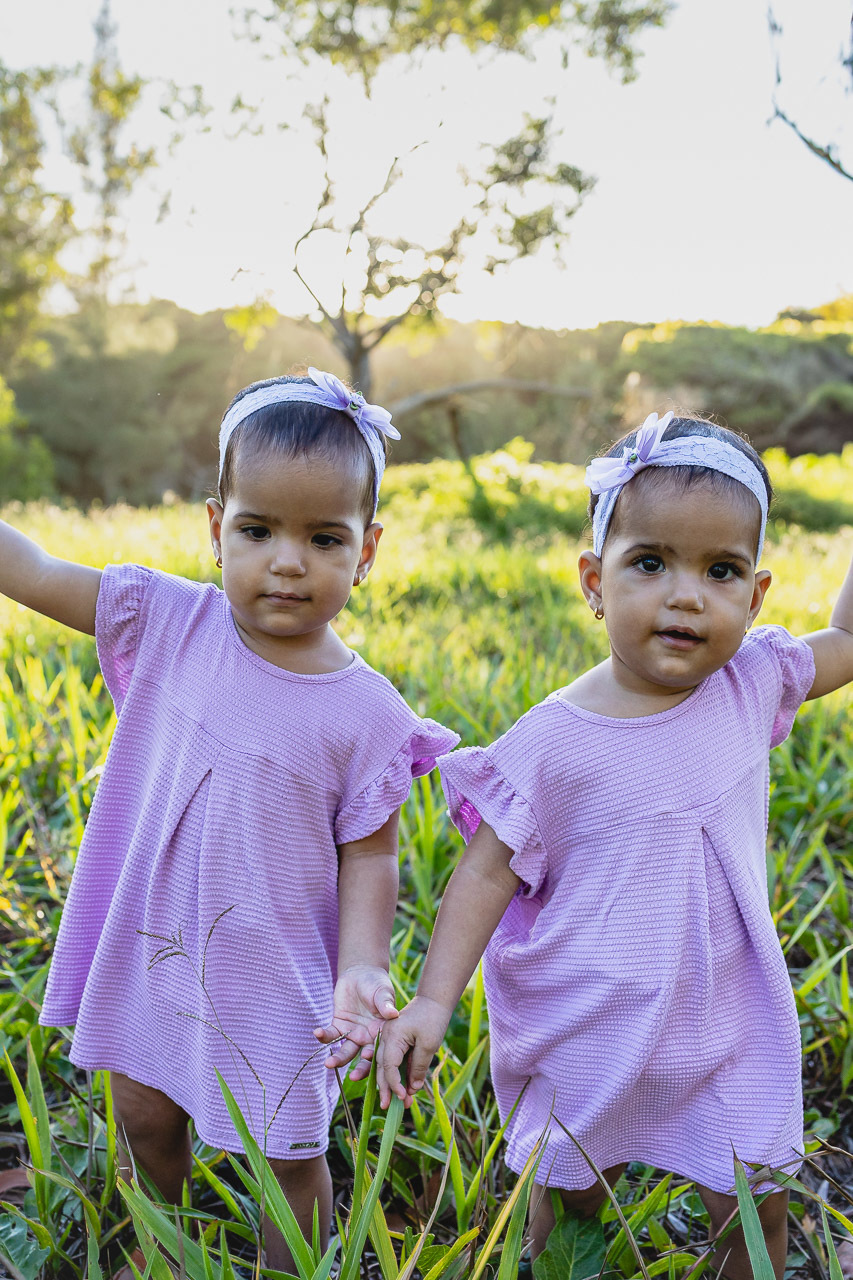 acompanhamento de bebê, abraço na alma, alan smyth fotografo são mateus es, ensaio de bebê, ensaio em casa, ensaio intimista, fotografia afetiva, fotografia de familia,  fotografia de familia sao mateus es,  gêmeas, gêmeas meninas, pais de menina, bebê