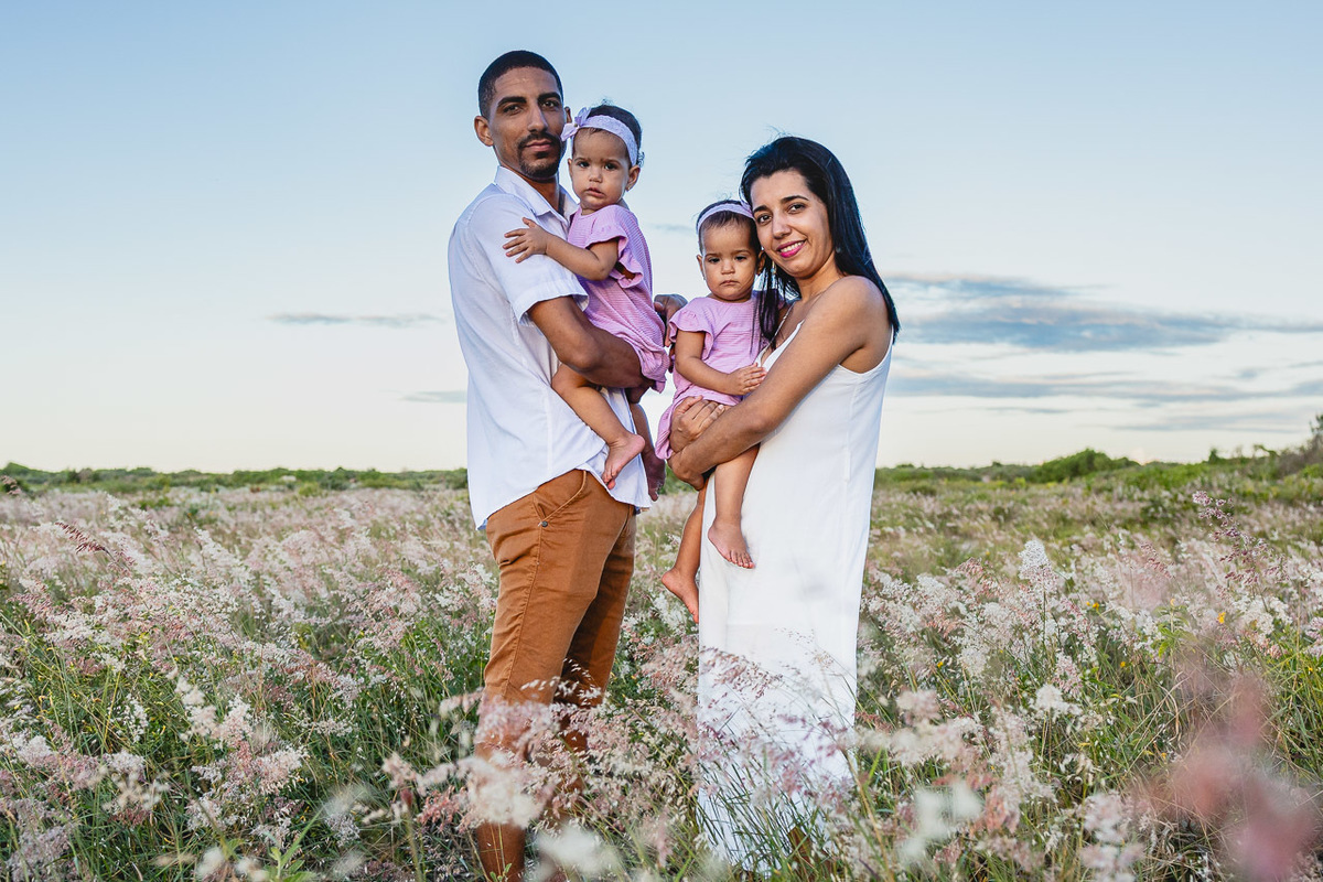acompanhamento de bebê, abraço na alma, alan smyth fotografo são mateus es, ensaio de bebê, ensaio em casa, ensaio intimista, fotografia afetiva, fotografia de familia,  fotografia de familia sao mateus es,  gêmeas, gêmeas meninas, pais de menina, bebê