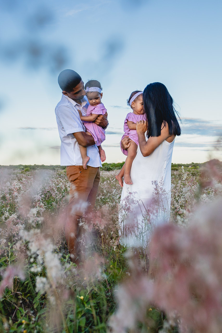 acompanhamento de bebê, abraço na alma, alan smyth fotografo são mateus es, ensaio de bebê, ensaio em casa, ensaio intimista, fotografia afetiva, fotografia de familia,  fotografia de familia sao mateus es,  gêmeas, gêmeas meninas, pais de menina, bebê