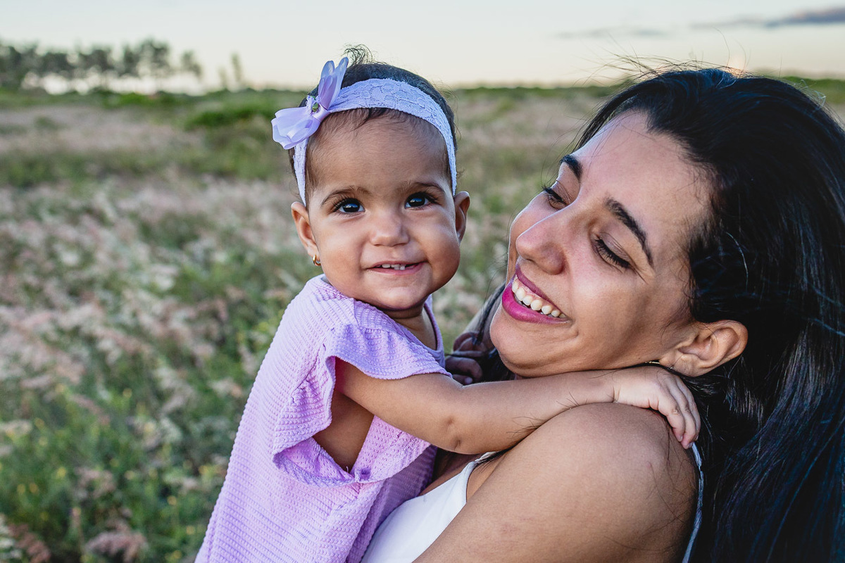 acompanhamento de bebê, abraço na alma, alan smyth fotografo são mateus es, ensaio de bebê, ensaio em casa, ensaio intimista, fotografia afetiva, fotografia de familia,  fotografia de familia sao mateus es,  gêmeas, gêmeas meninas, pais de menina, bebê