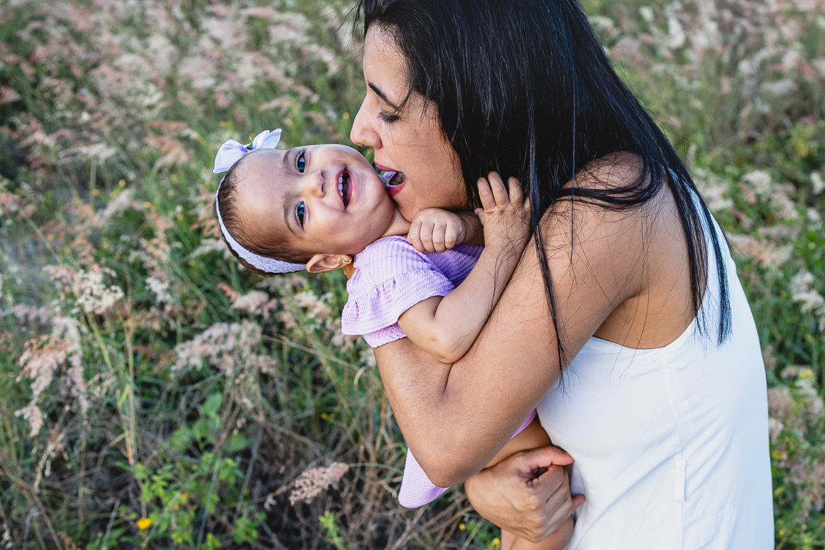 acompanhamento de bebê, abraço na alma, alan smyth fotografo são mateus es, ensaio de bebê, ensaio em casa, ensaio intimista, fotografia afetiva, fotografia de familia,  fotografia de familia sao mateus es,  gêmeas, gêmeas meninas, pais de menina, bebê