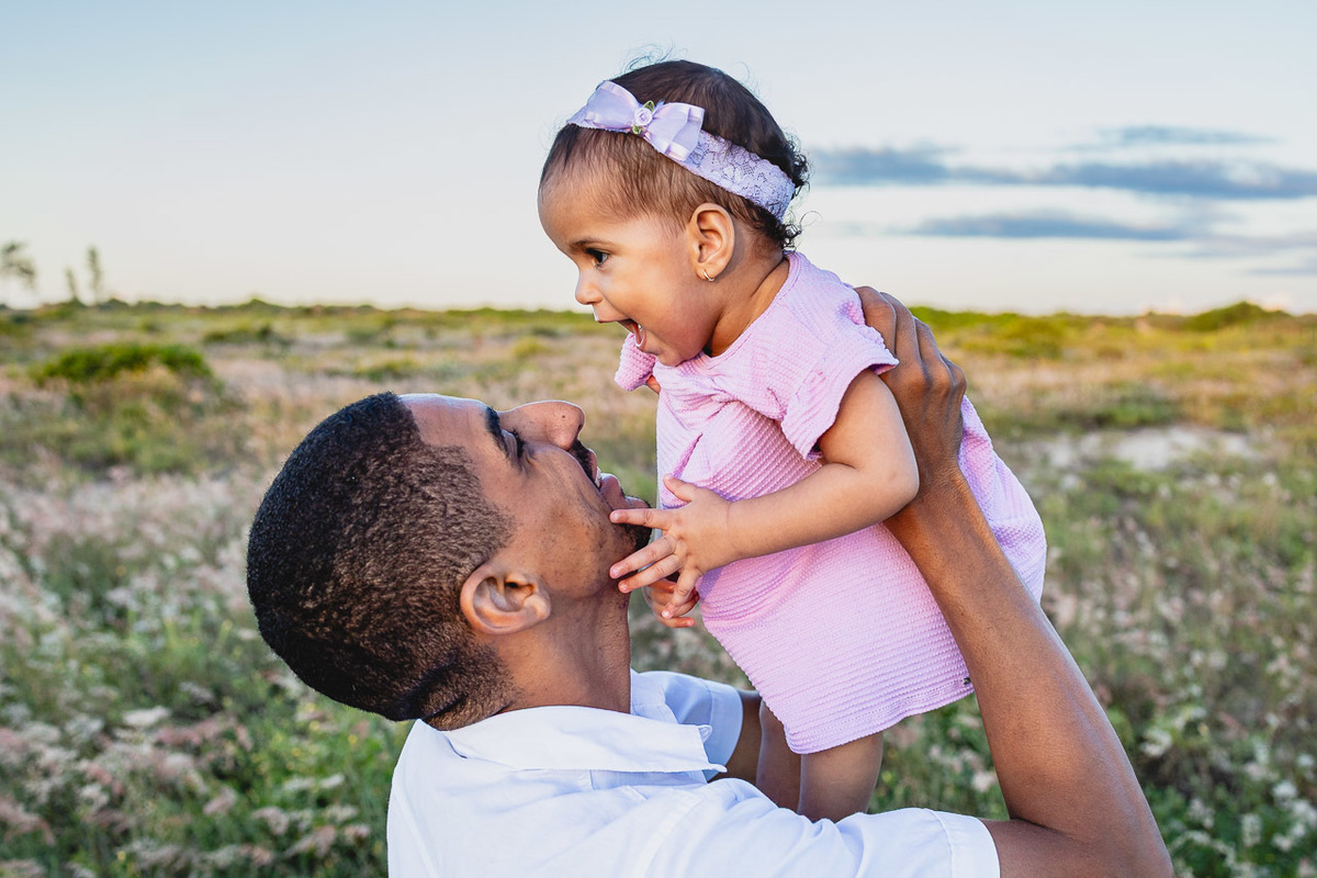 acompanhamento de bebê, abraço na alma, alan smyth fotografo são mateus es, ensaio de bebê, ensaio em casa, ensaio intimista, fotografia afetiva, fotografia de familia,  fotografia de familia sao mateus es,  gêmeas, gêmeas meninas, pais de menina, bebê