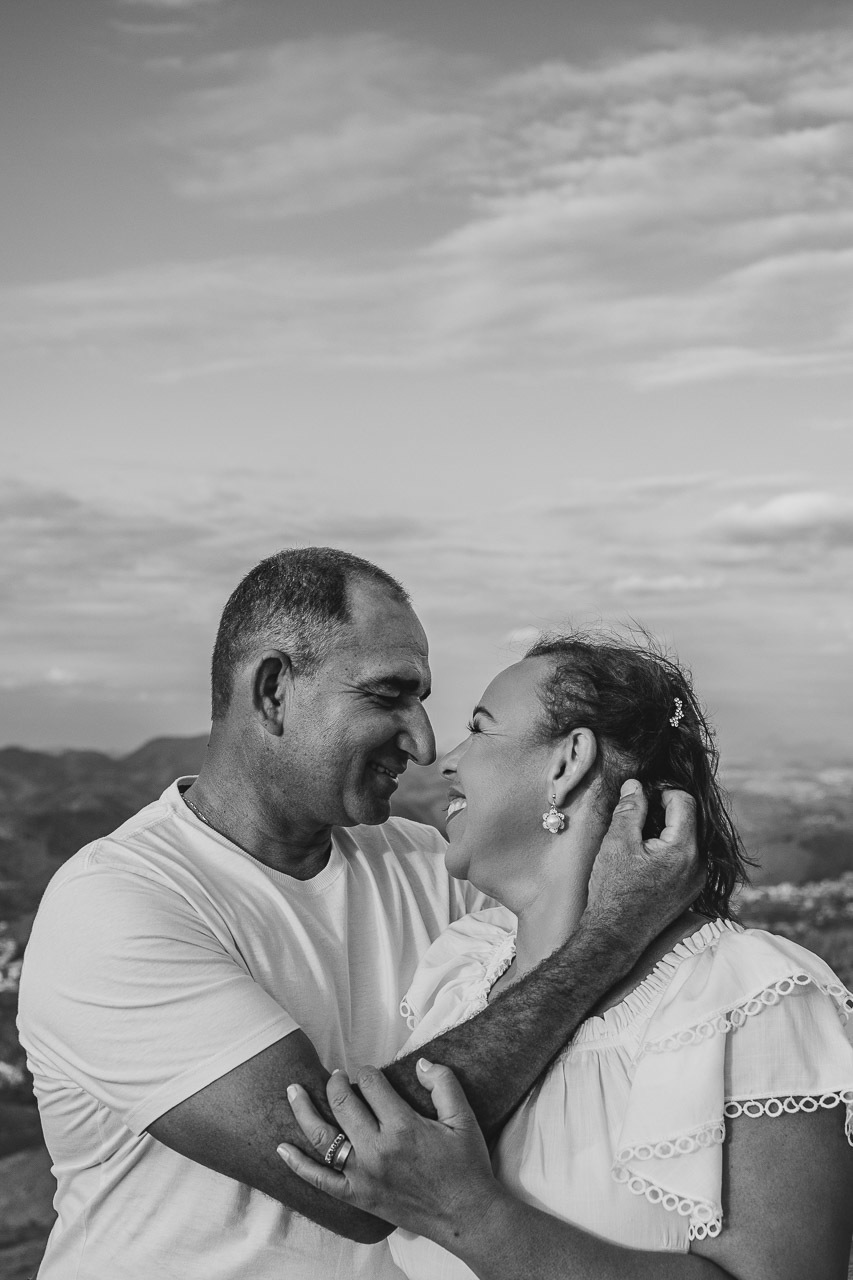 abraço na alma, alan smyth, alan smyth fotografo em sao mateus es, ensaio afetivo, fotografo em mantena, fotografia afetiva, fotografia de casal, fotografia intimista, fotografo afetivo, onde fotografar em mantena, torre de mantena, mirante em mantena