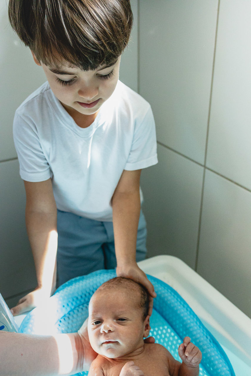 natural newborn, fotografo newborn, newborn, abraço na alma, alan smyth fotografo são mateus es, ensaio nerborn, ensaio em casa, ensaio intimista, fotografia afetiva, fotografia de familia, fotografia de familia guriri, fotografia de recem nascido, bebê