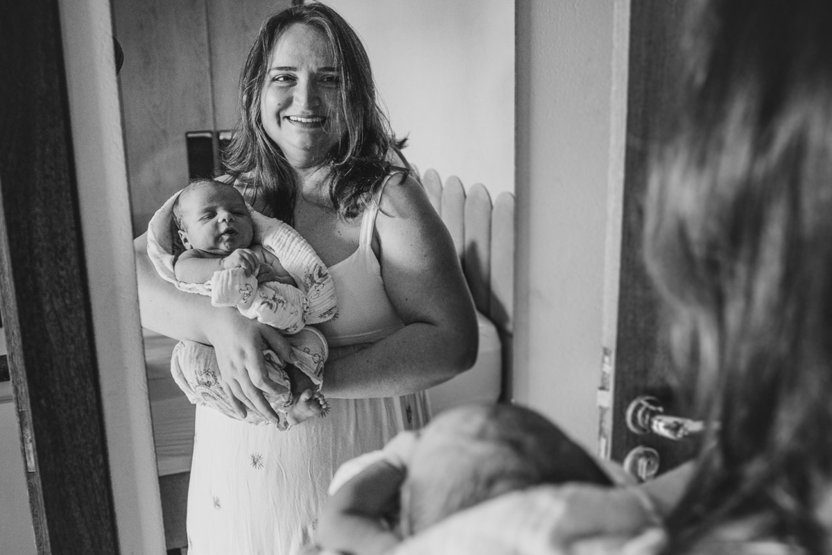 natural newborn, fotografo newborn, newborn, abraço na alma, alan smyth fotografo são mateus es, ensaio nerborn, ensaio em casa, ensaio intimista, fotografia afetiva, fotografia de familia, fotografia de familia guriri, fotografia de recem nascido, bebê