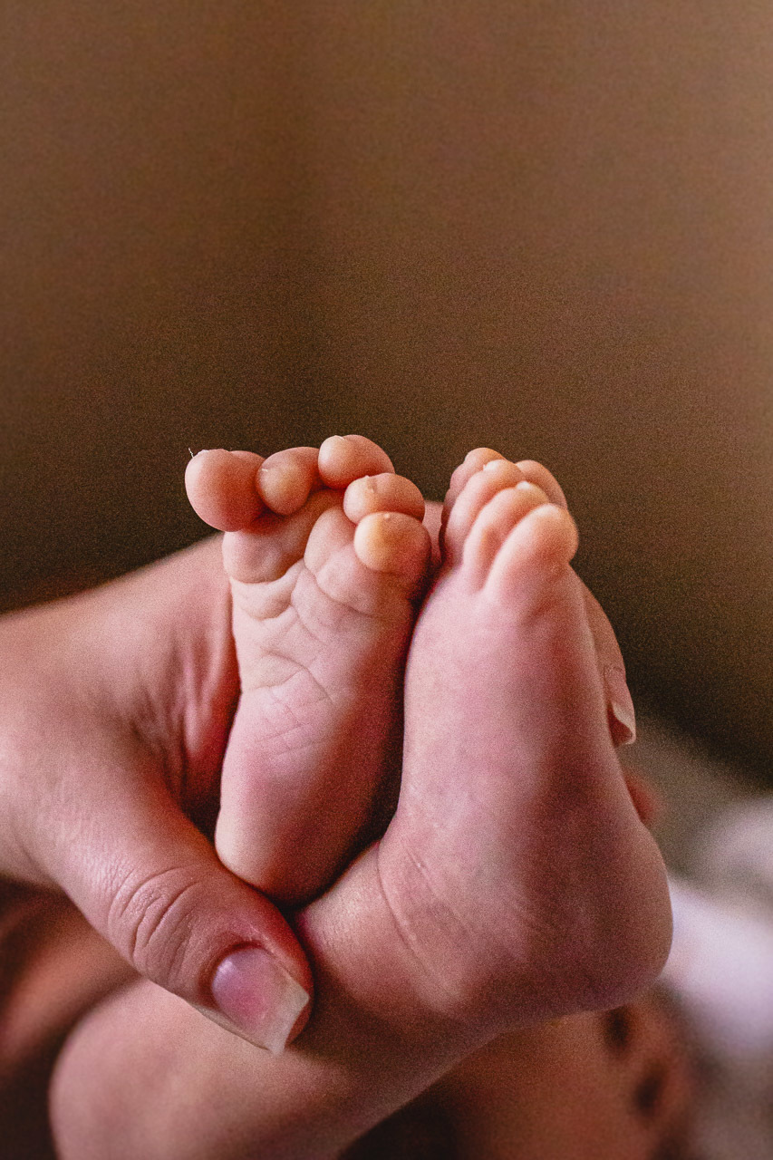 natural newborn, fotografo newborn, newborn, abraço na alma, alan smyth fotografo são mateus es, ensaio nerborn, ensaio em casa, ensaio intimista, fotografia afetiva, fotografia de familia, fotografia de familia guriri, fotografia de recem nascido, bebê