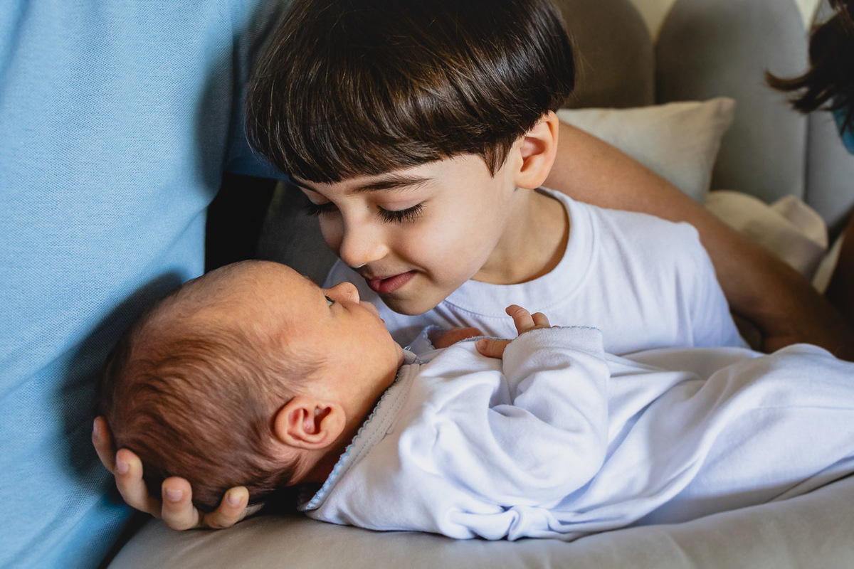 natural newborn, fotografo newborn, newborn, abraço na alma, alan smyth fotografo são mateus es, ensaio nerborn, ensaio em casa, ensaio intimista, fotografia afetiva, fotografia de familia, fotografia de familia guriri, fotografia de recem nascido, bebê