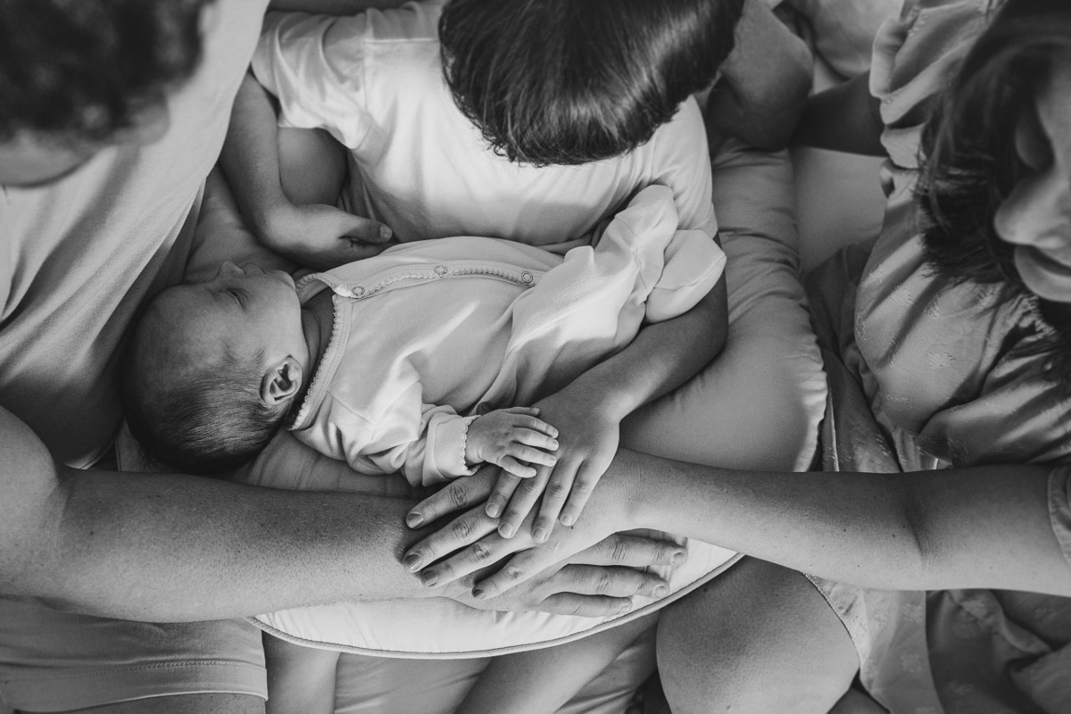 natural newborn, fotografo newborn, newborn, abraço na alma, alan smyth fotografo são mateus es, ensaio nerborn, ensaio em casa, ensaio intimista, fotografia afetiva, fotografia de familia, fotografia de familia guriri, fotografia de recem nascido, bebê