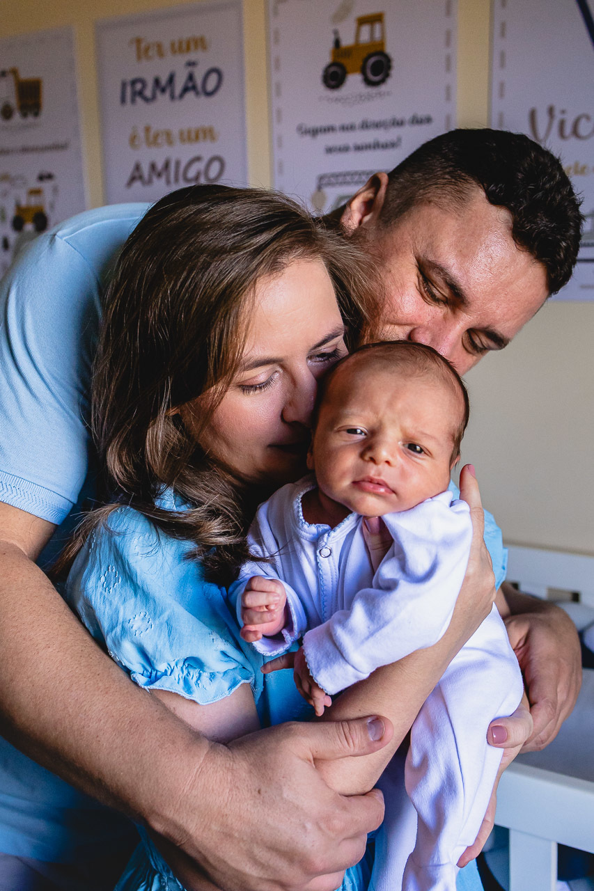 natural newborn, fotografo newborn, newborn, abraço na alma, alan smyth fotografo são mateus es, ensaio nerborn, ensaio em casa, ensaio intimista, fotografia afetiva, fotografia de familia, fotografia de familia guriri, fotografia de recem nascido, bebê