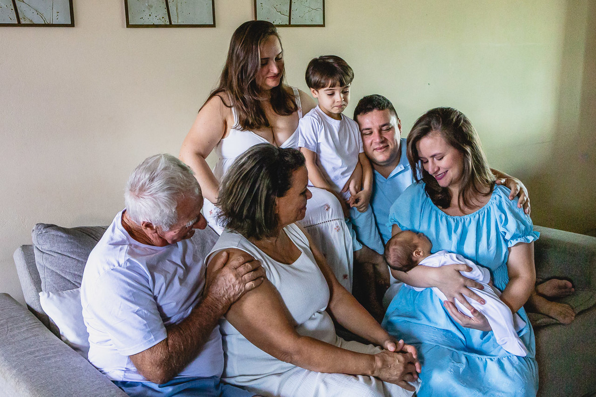 natural newborn, fotografo newborn, newborn, abraço na alma, alan smyth fotografo são mateus es, ensaio nerborn, ensaio em casa, ensaio intimista, fotografia afetiva, fotografia de familia, fotografia de familia guriri, fotografia de recem nascido, bebê