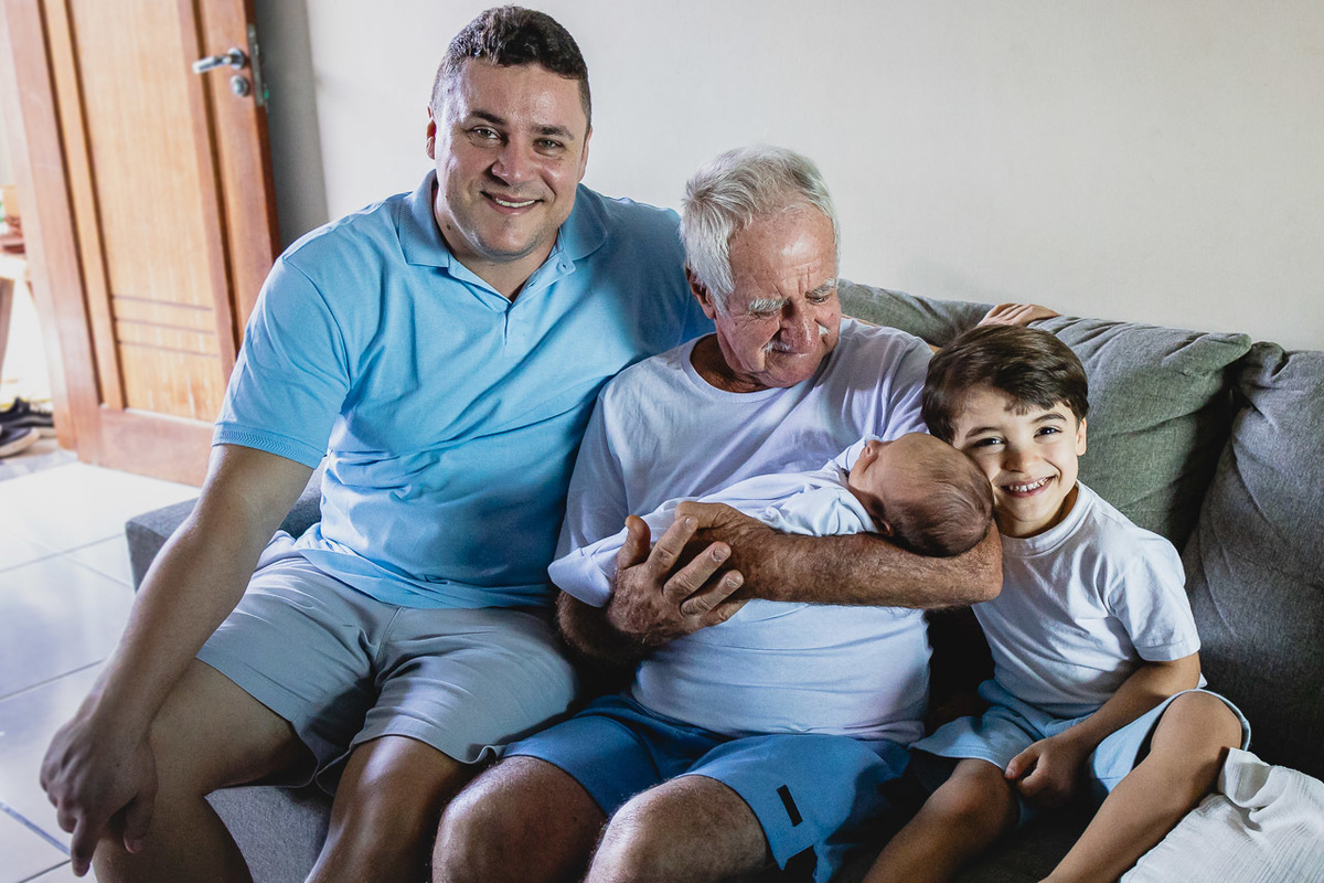 natural newborn, fotografo newborn, newborn, abraço na alma, alan smyth fotografo são mateus es, ensaio nerborn, ensaio em casa, ensaio intimista, fotografia afetiva, fotografia de familia, fotografia de familia guriri, fotografia de recem nascido, bebê