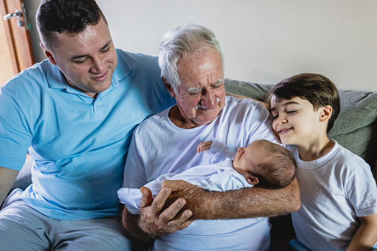 natural newborn, fotografo newborn, newborn, abraço na alma, alan smyth fotografo são mateus es, ensaio nerborn, ensaio em casa, ensaio intimista, fotografia afetiva, fotografia de familia, fotografia de familia guriri, fotografia de recem nascido, bebê
