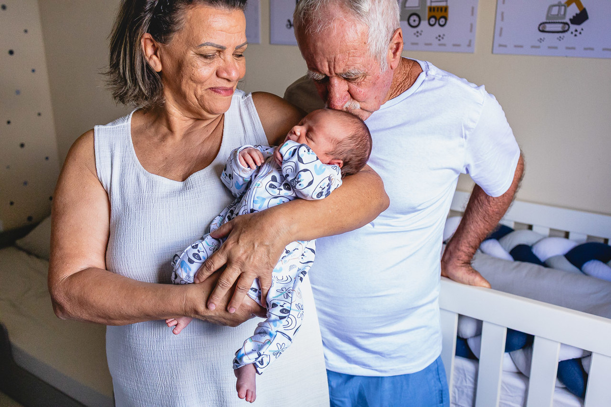 natural newborn, fotografo newborn, newborn, abraço na alma, alan smyth fotografo são mateus es, ensaio nerborn, ensaio em casa, ensaio intimista, fotografia afetiva, fotografia de familia, fotografia de familia guriri, fotografia de recem nascido, bebê