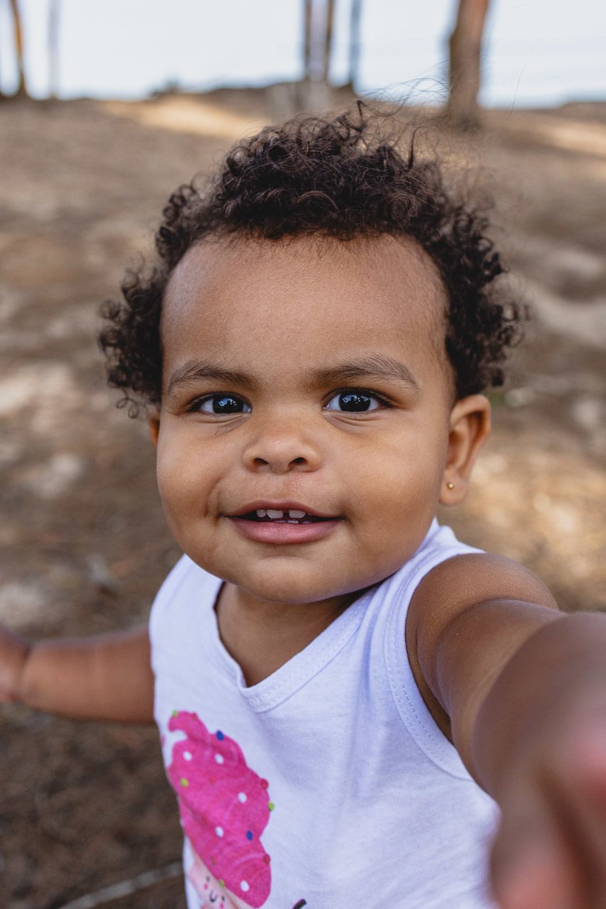 acompanhamento de bebê, abraço na alma, alan smyth fotografo são mateus es, ensaio de bebê, ensaio em casa, ensaio intimista, fotografia afetiva, fotografia de familia,  fotografia de familia sao mateus es, pais de menina, jornada de bebê, ensaio de 1 ano