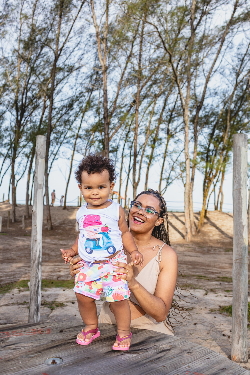 acompanhamento de bebê, abraço na alma, alan smyth fotografo são mateus es, ensaio de bebê, ensaio em casa, ensaio intimista, fotografia afetiva, fotografia de familia,  fotografia de familia sao mateus es, pais de menina, jornada de bebê, ensaio de 1 ano