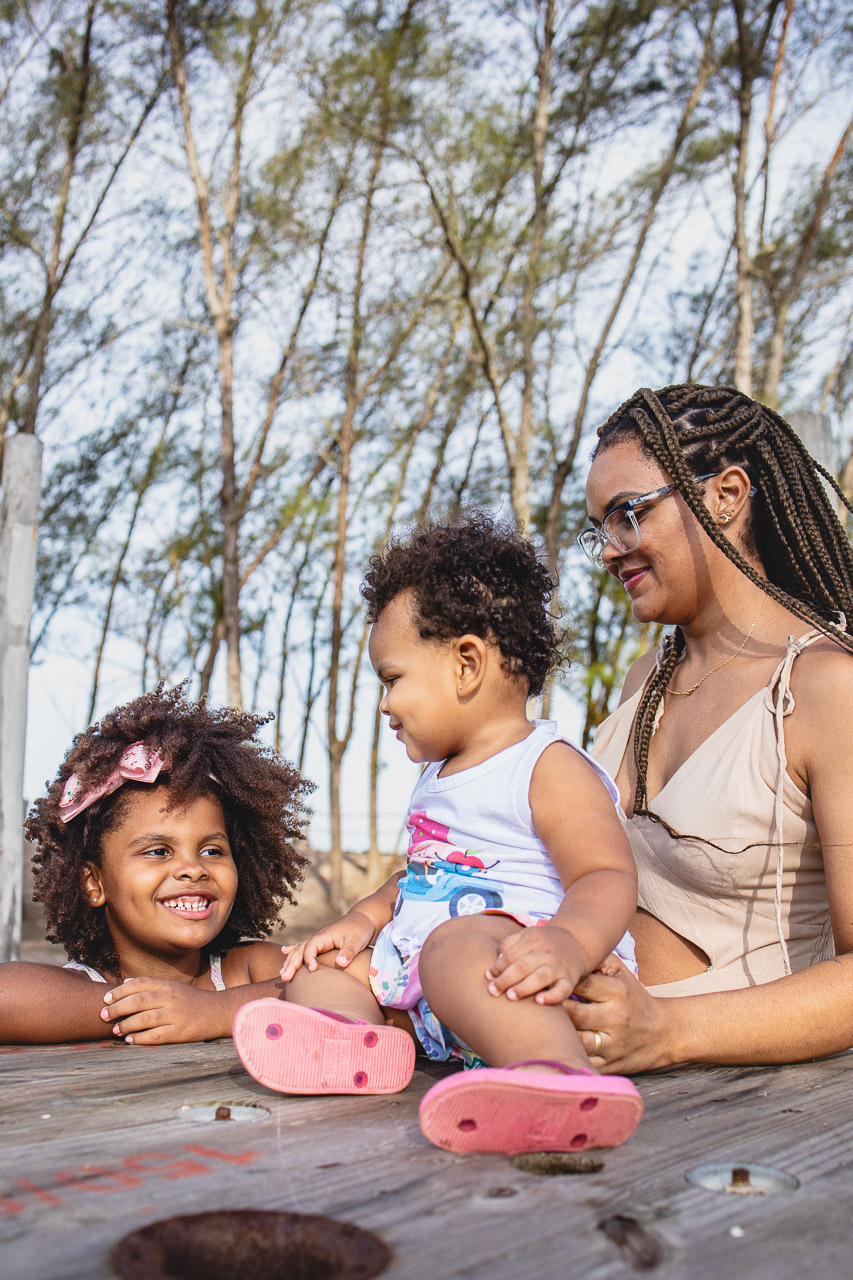 acompanhamento de bebê, abraço na alma, alan smyth fotografo são mateus es, ensaio de bebê, ensaio em casa, ensaio intimista, fotografia afetiva, fotografia de familia,  fotografia de familia sao mateus es, pais de menina, jornada de bebê, ensaio de 1 ano