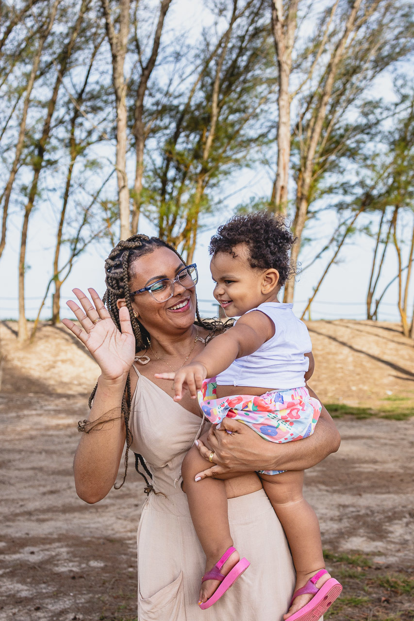 acompanhamento de bebê, abraço na alma, alan smyth fotografo são mateus es, ensaio de bebê, ensaio em casa, ensaio intimista, fotografia afetiva, fotografia de familia,  fotografia de familia sao mateus es, pais de menina, jornada de bebê, ensaio de 1 ano