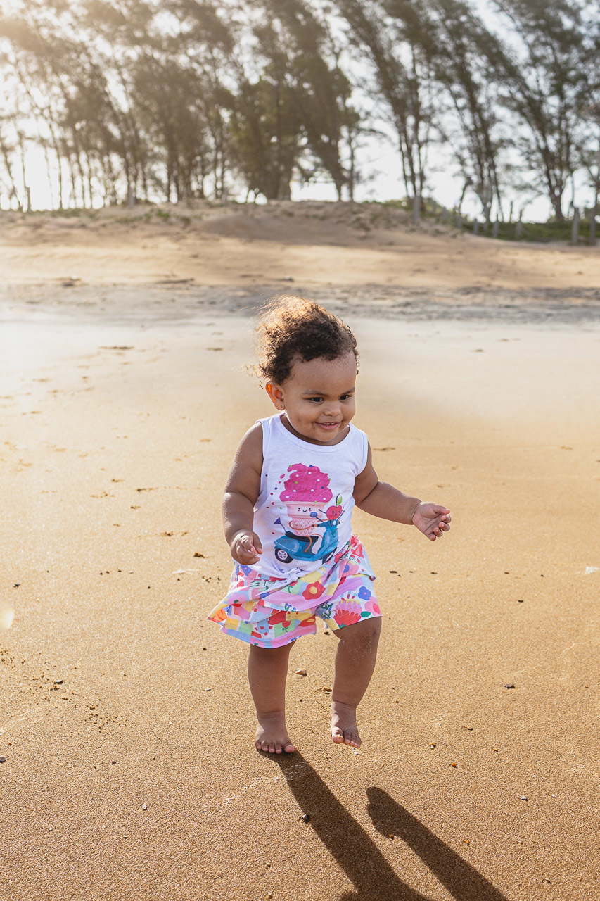 acompanhamento de bebê, abraço na alma, alan smyth fotografo são mateus es, ensaio de bebê, ensaio em casa, ensaio intimista, fotografia afetiva, fotografia de familia,  fotografia de familia sao mateus es, pais de menina, jornada de bebê, ensaio de 1 ano