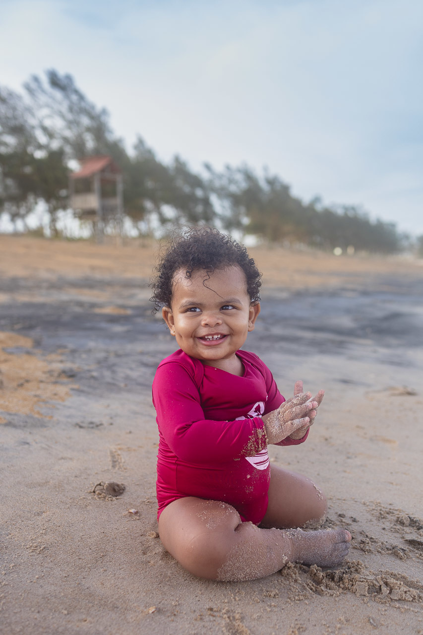 acompanhamento de bebê, abraço na alma, alan smyth fotografo são mateus es, ensaio de bebê, ensaio em casa, ensaio intimista, fotografia afetiva, fotografia de familia,  fotografia de familia sao mateus es, pais de menina, jornada de bebê, ensaio de 1 ano