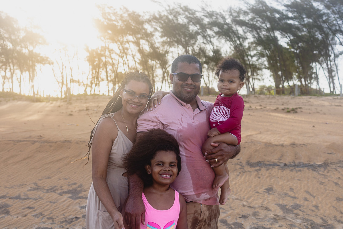 acompanhamento de bebê, abraço na alma, alan smyth fotografo são mateus es, ensaio de bebê, ensaio em casa, ensaio intimista, fotografia afetiva, fotografia de familia,  fotografia de familia sao mateus es, pais de menina, jornada de bebê, ensaio de 1 ano