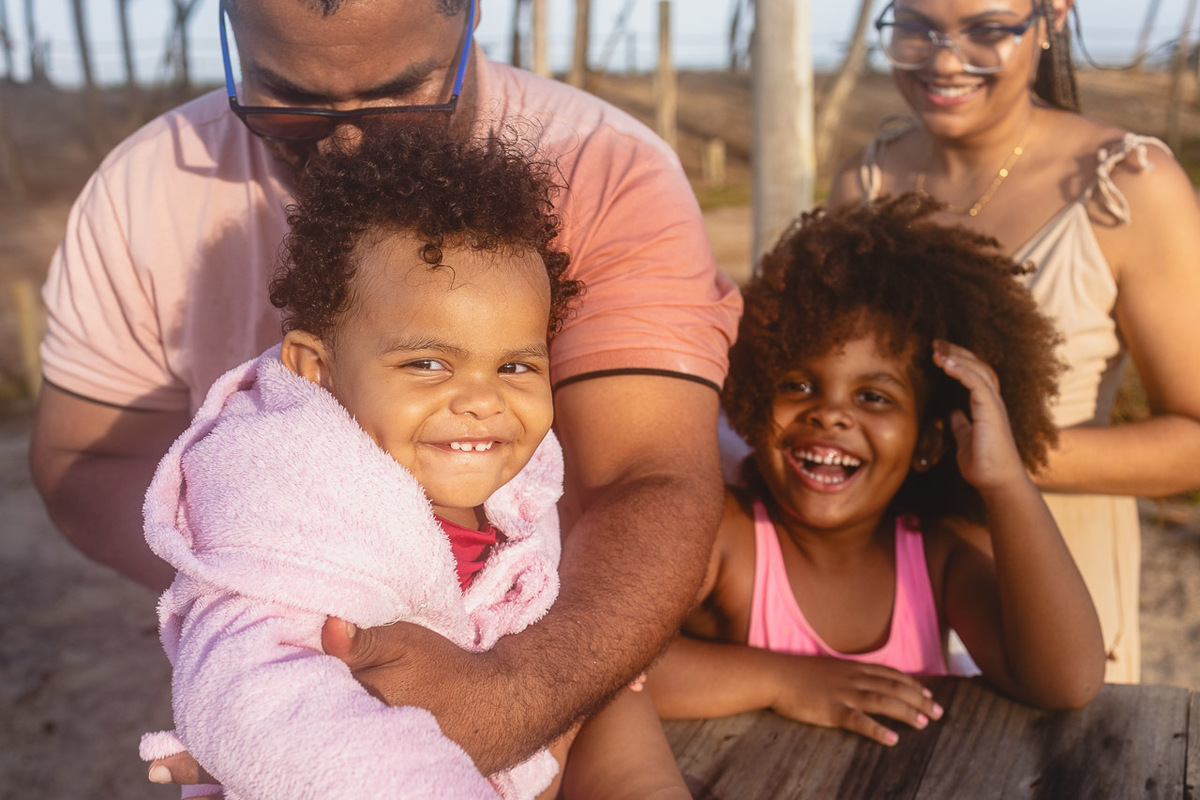 acompanhamento de bebê, abraço na alma, alan smyth fotografo são mateus es, ensaio de bebê, ensaio em casa, ensaio intimista, fotografia afetiva, fotografia de familia,  fotografia de familia sao mateus es, pais de menina, jornada de bebê, ensaio de 1 ano