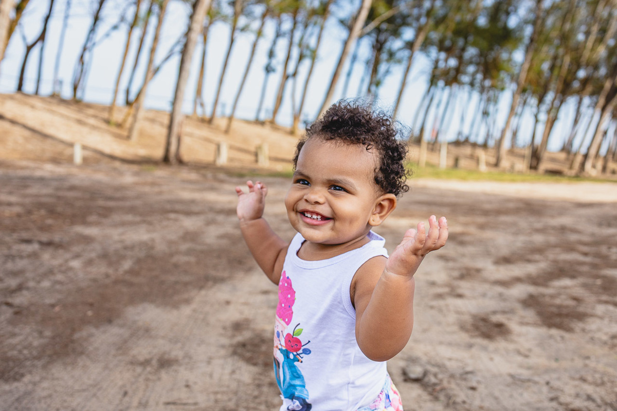 acompanhamento de bebê, abraço na alma, alan smyth fotografo são mateus es, ensaio de bebê, ensaio em casa, ensaio intimista, fotografia afetiva, fotografia de familia,  fotografia de familia sao mateus es, pais de menina, jornada de bebê, ensaio de 1 ano