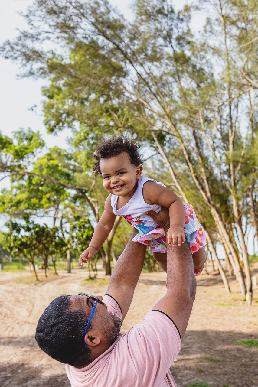 acompanhamento de bebê, abraço na alma, alan smyth fotografo são mateus es, ensaio de bebê, ensaio em casa, ensaio intimista, fotografia afetiva, fotografia de familia,  fotografia de familia sao mateus es, pais de menina, jornada de bebê, ensaio de 1 ano