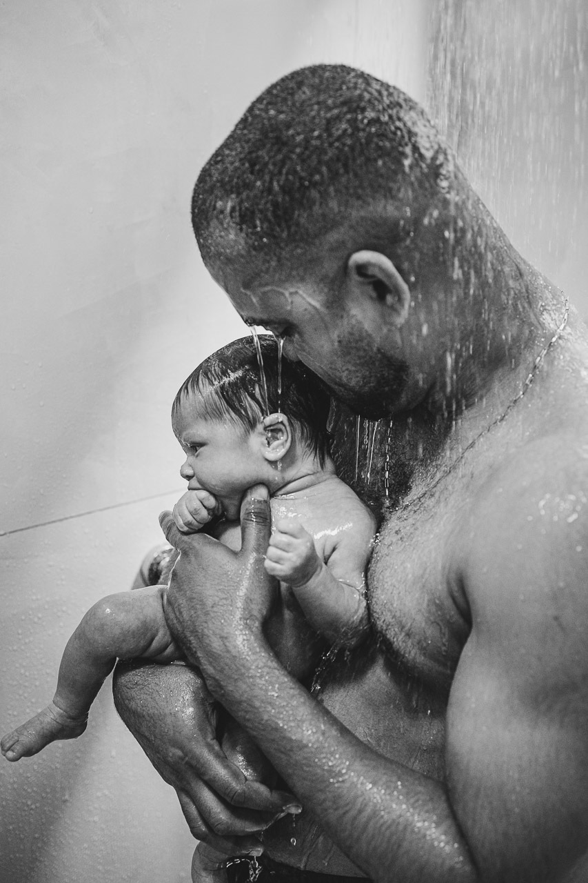 natural newborn, fotografo newborn, newborn, abraço na alma, alan smyth fotografo são mateus es, ensaio nerborn, ensaio em casa, ensaio intimista, fotografia afetiva, fotografia de familia, fotografia de recem nascido, fotografia de familia sao mateus es