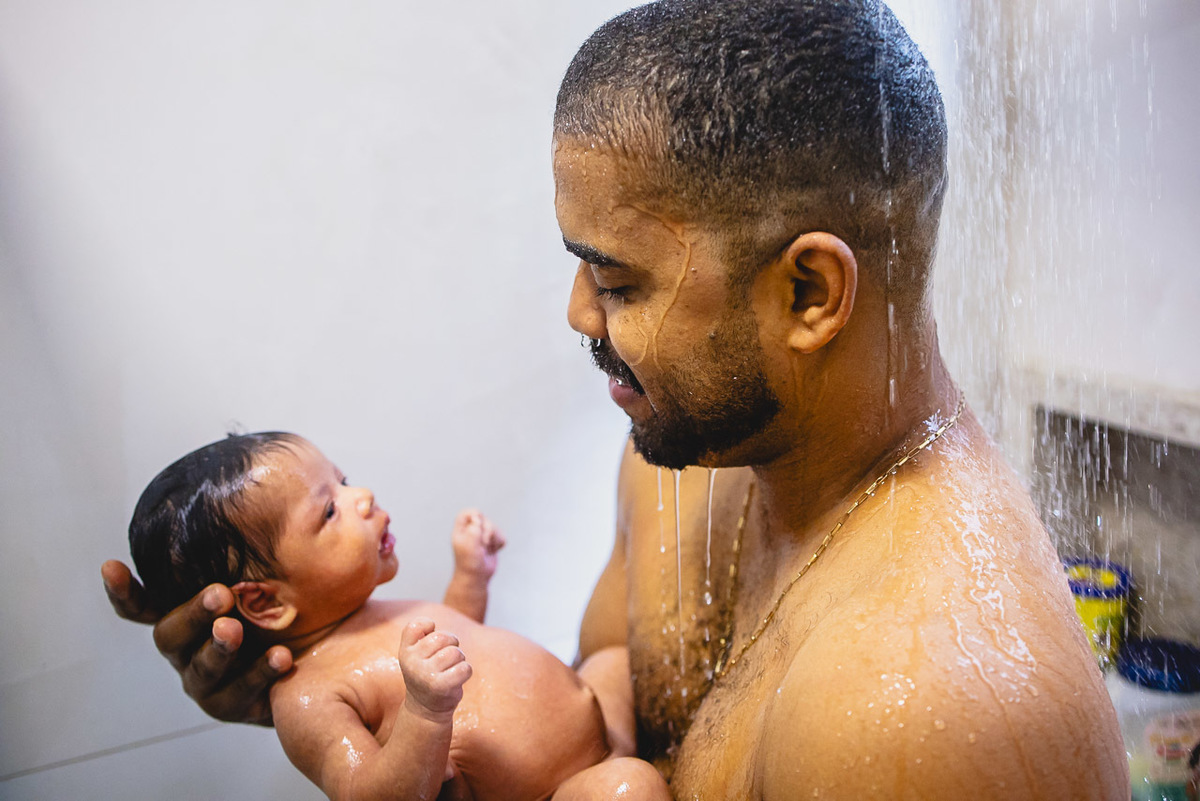 natural newborn, fotografo newborn, newborn, abraço na alma, alan smyth fotografo são mateus es, ensaio nerborn, ensaio em casa, ensaio intimista, fotografia afetiva, fotografia de familia, fotografia de recem nascido, fotografia de familia sao mateus es